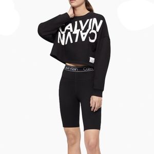 Cropped Calvin Klein Sweatshirt